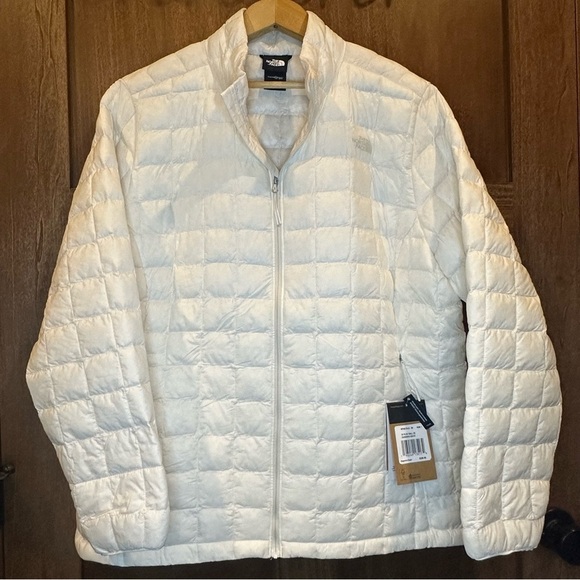 The North Face Jackets & Blazers - The North Face Women's White Quilted Puffer Jacket